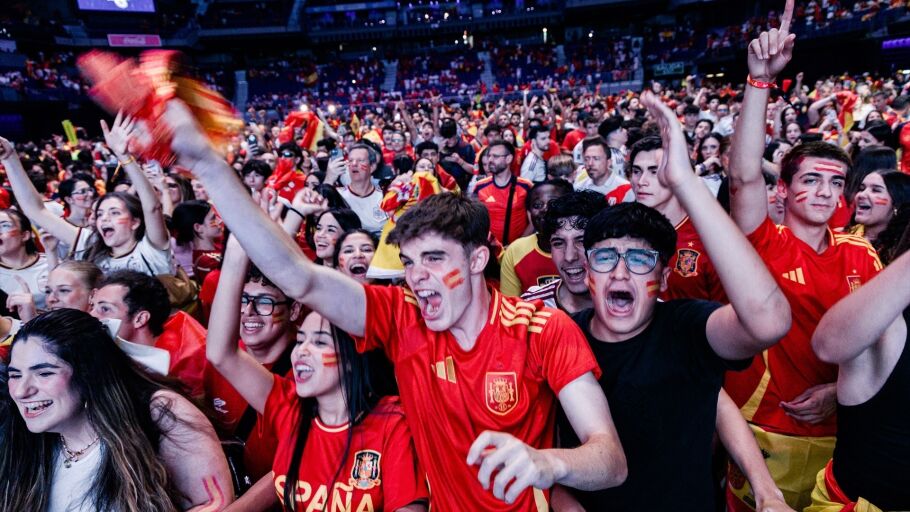 Aficionados de la selecci&oacute;n espa&ntilde;ola durante la celebraci&oacute;n del partido entre Espa&ntilde;a y Argentina