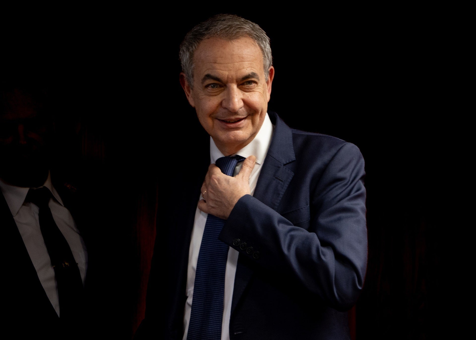 Zapatero intentó que Julio Martínez escogiera a un abogado de su confianza para que no confesara en la Audiencia Nacional Zapatero intentó que Julio Martínez escogiera a un abogado de su confianza para que no confesara en la Audiencia Nacional