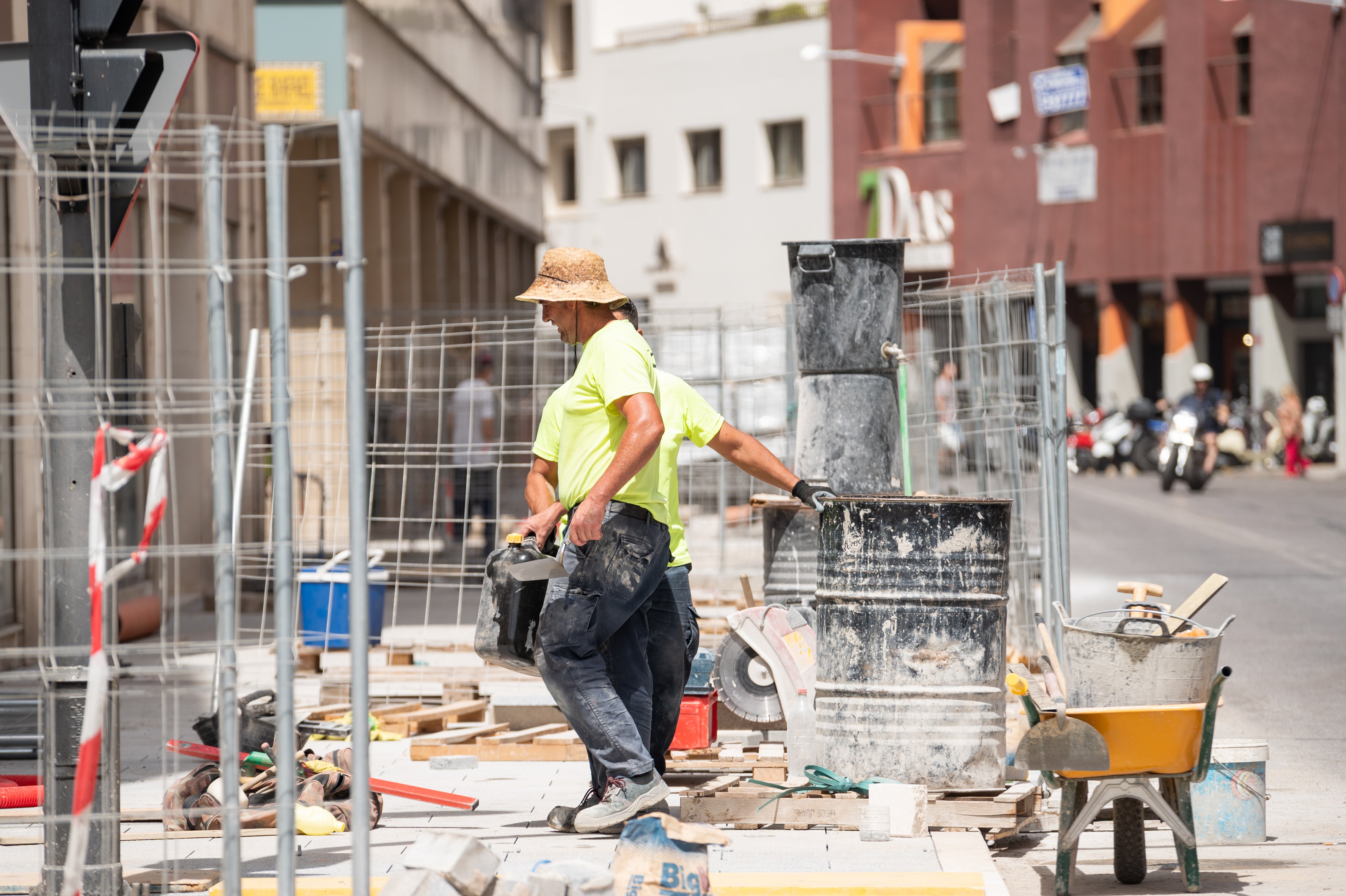 ¿Una alerta roja por calor permite faltar al trabajo? Esto dice el Estatuto de los Trabajadores ¿Una alerta roja por calor permite faltar al trabajo? Esto dice el Estatuto de los Trabajadores