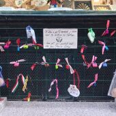 Apatrigal lamenta que se invite a comprar "cabdados del amor" en Santiago: "esta tendencia actual no refleja amor por el lugar visitado, sino más bien una preocupante falta de respeto hacia el patrimonio y hacia los demás"