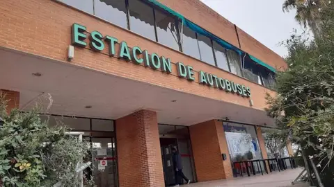 La Junta eleva en 2,3 millones el presupuesto para cubrir el 100% del billete de autobús La Junta eleva en 2,3 millones el presupuesto para cubrir el 100% del billete de autobús