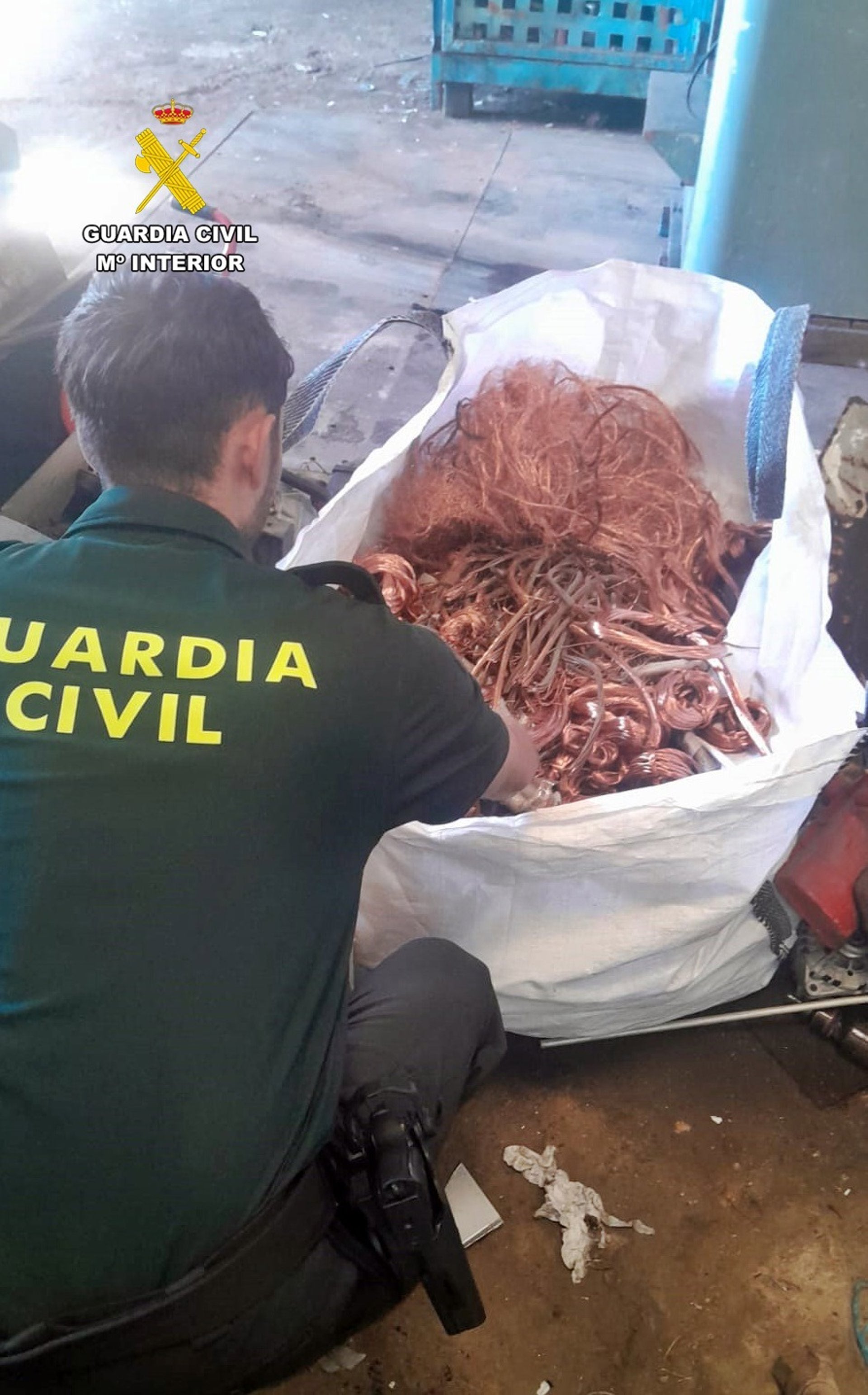 Dos detenidos por robar cable y material de centros de transformación eléctrica de Almendralejo y Aceuchal Dos detenidos por robar cable y material de centros de transformación eléctrica de Almendralejo y Aceuchal