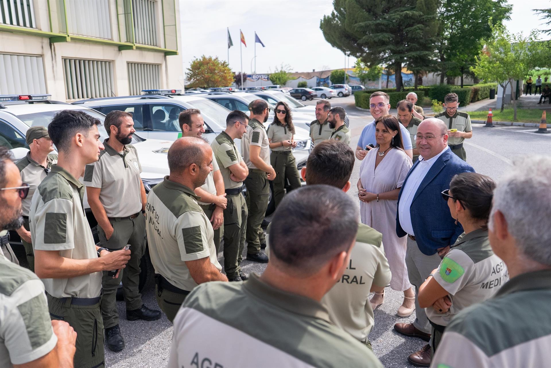 El Gobierno extremeño compra 28 todoterrenos adaptados para los agentes del medio natural El Gobierno extremeño compra 28 todoterrenos adaptados para los agentes del medio natural