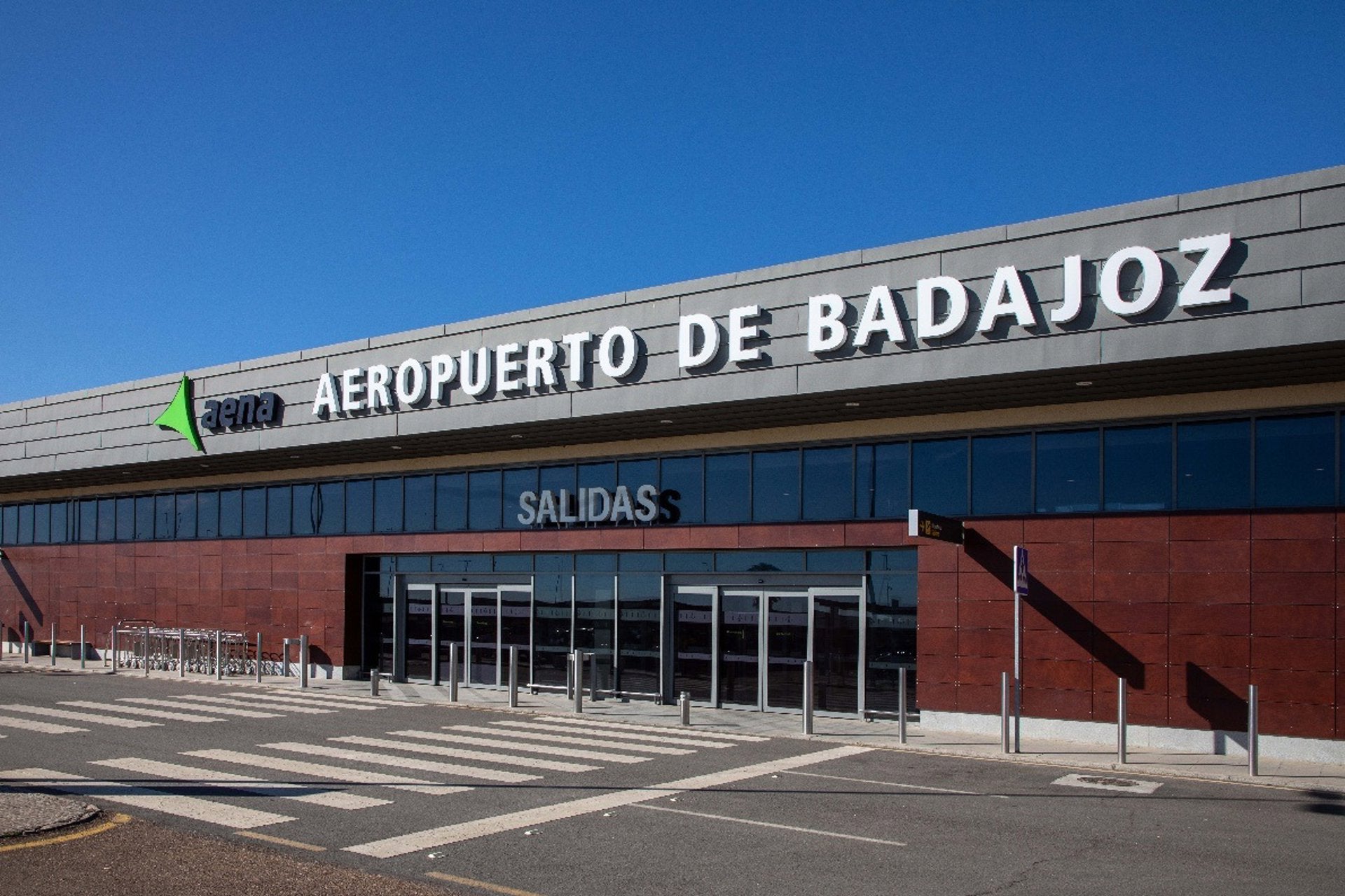 Air Nostrum (Iberia) señala que las cancelaciones entre Barcelona y Badajoz de hoy son un "incidente inhabitual" Air Nostrum (Iberia) señala que las cancelaciones entre Barcelona y Badajoz de hoy son un "incidente inhabitual"