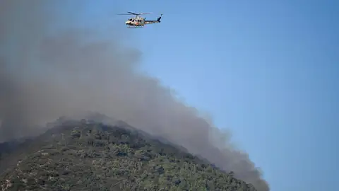 El incendio de La Vall d'Uxó no podra darse por estabilizado hoy El incendio de La Vall d'Uxó no podra darse por estabilizado hoy