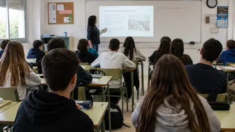 El PSOE de Extremadura celebra el avance de la ley del Gobierno para reducir ratios y dignificar las condiciones del profesorado El PSOE de Extremadura celebra el avance de la ley del Gobierno para reducir ratios y dignificar las condiciones del profesorado