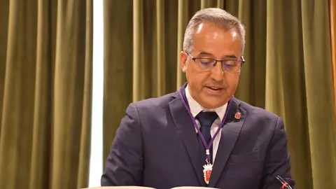 Jesús Alberto Pontones toma posesión como concejal de Cuenca nos Une en sustitución de Isidoro Gómez Cavero Jesús Alberto Pontones toma posesión como concejal de Cuenca nos Une en sustitución de Isidoro Gómez Cavero