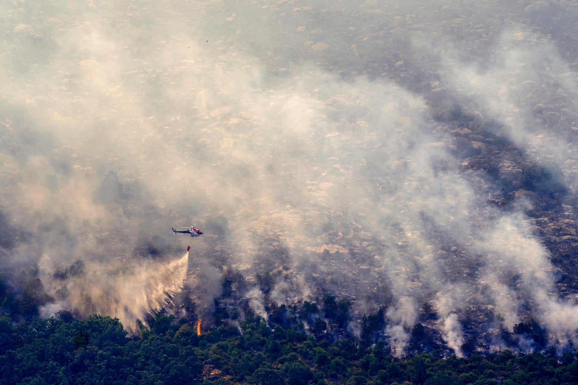 Prestaciones para los trabajadores afectados por los incendios: quiénes pueden acogerse a las medidas y qué cubren los permisos Prestaciones para los trabajadores afectados por los incendios: quiénes pueden acogerse a las medidas y qué cubren los permisos