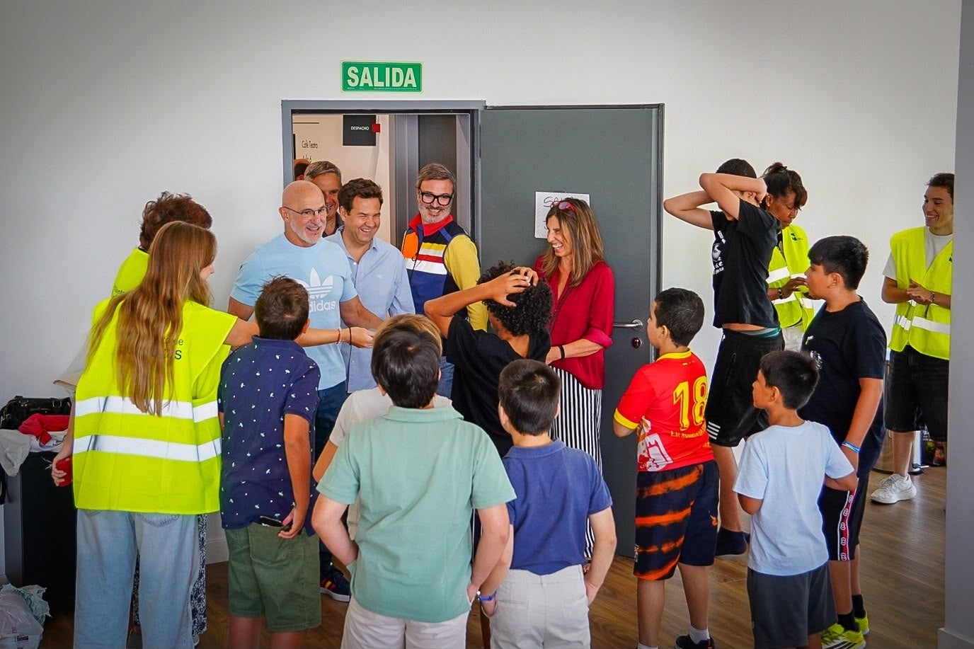 Luis de la Fuente visita a las personas afectadas por los incendios: "Es un orgullo y una obligación" Luis de la Fuente visita a las personas afectadas por los incendios: "Es un orgullo y una obligación"
