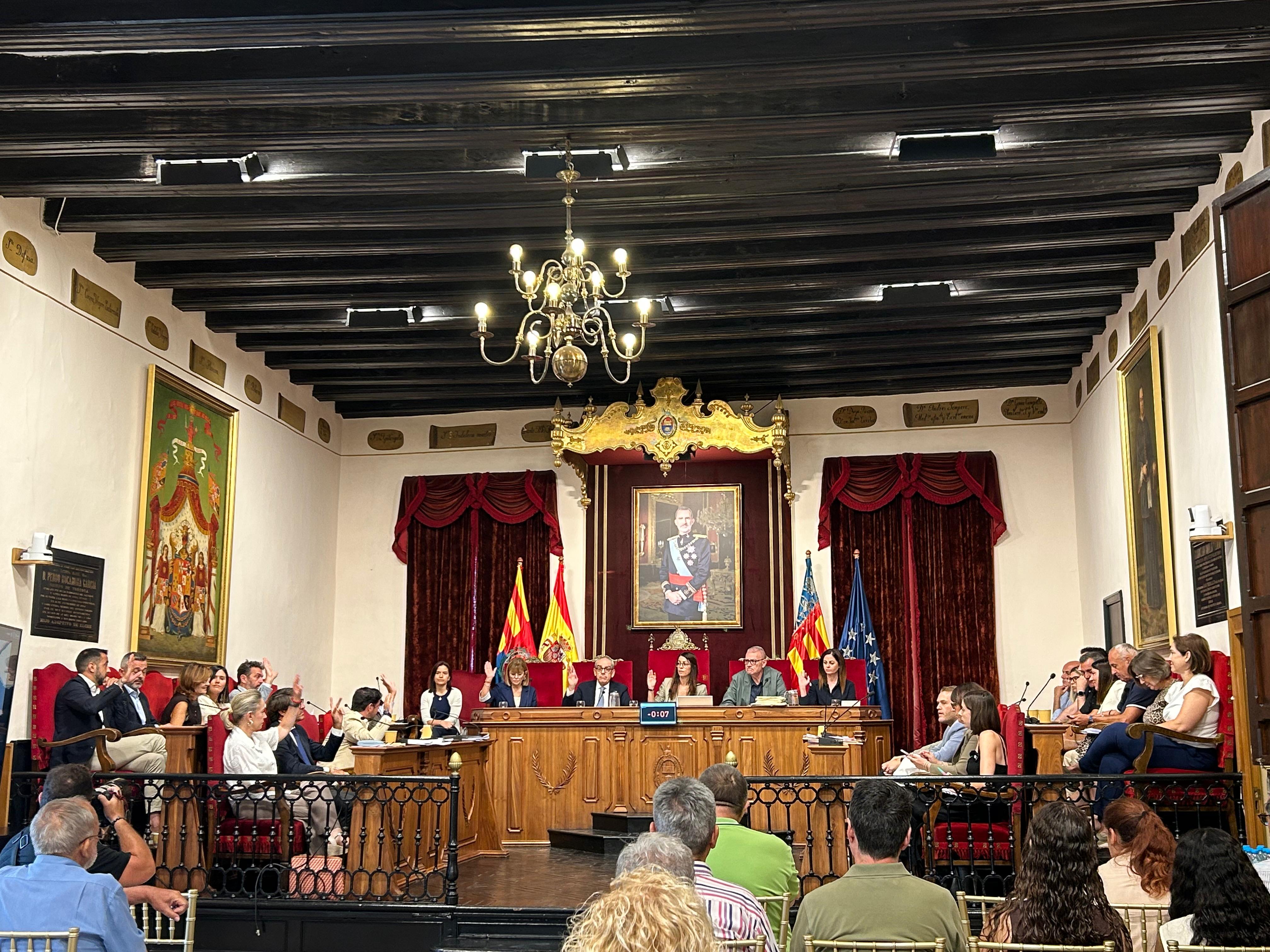 PP y Vox acuerdan en Elche rechazar el modelo de financiación autonómica que plantea Pedro Sánchez y pedir ilegalizar a Bildu PP y Vox acuerdan en Elche rechazar el modelo de financiación autonómica que plantea Pedro Sánchez y pedir ilegalizar a Bildu