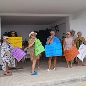 Orihuela costa: amplia movilización vecinal en Campoamor para exigir soluciones en la playa de Barranco Rubio Orihuela costa: amplia movilización vecinal en Campoamor para exigir soluciones en la playa de Barranco Rubio