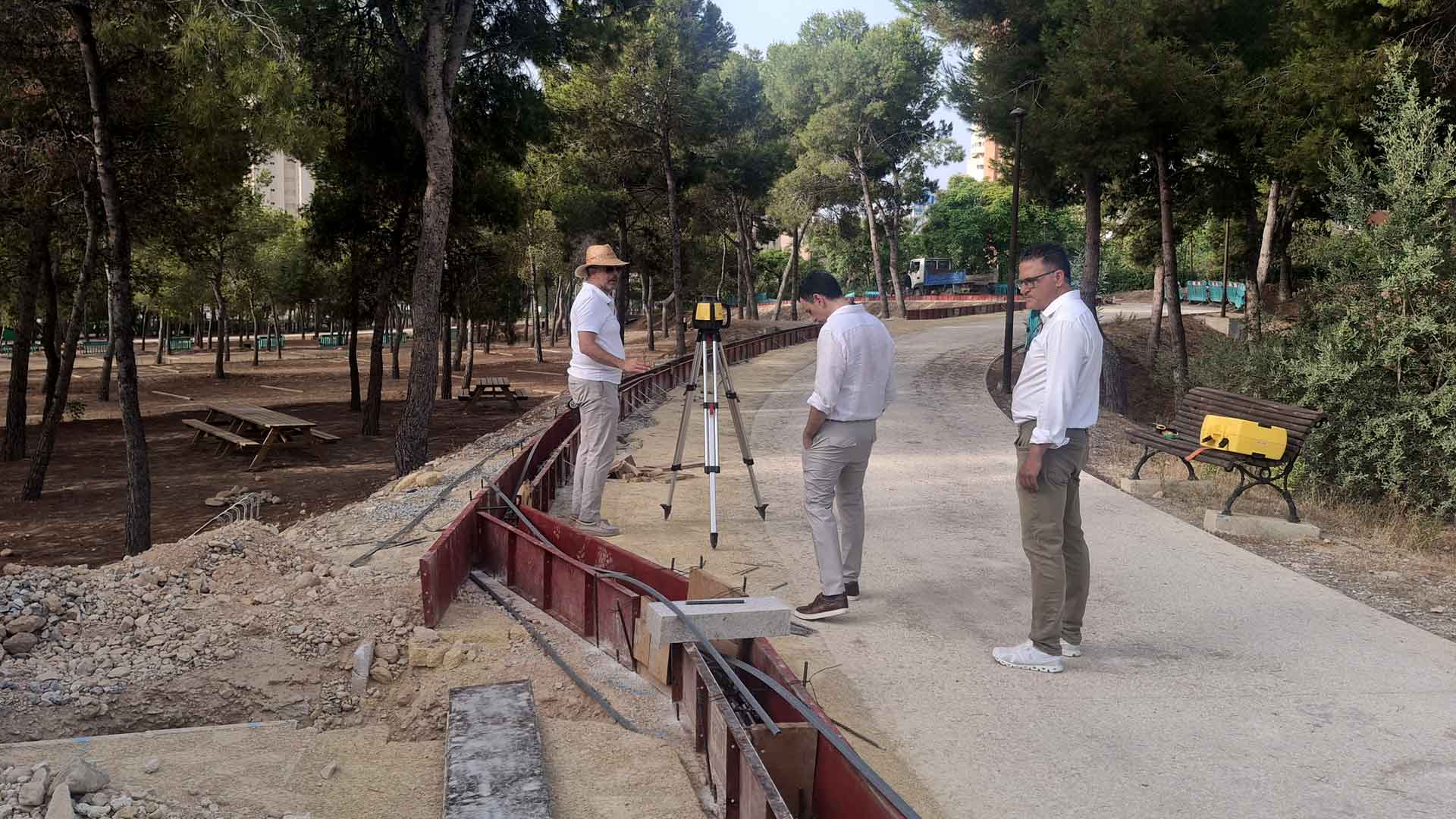 Benidorm ejecuta el vallado perimetral de la zona de acampada y albergue juvenil en la Séquia Mare Benidorm ejecuta el vallado perimetral de la zona de acampada y albergue juvenil en la Séquia Mare