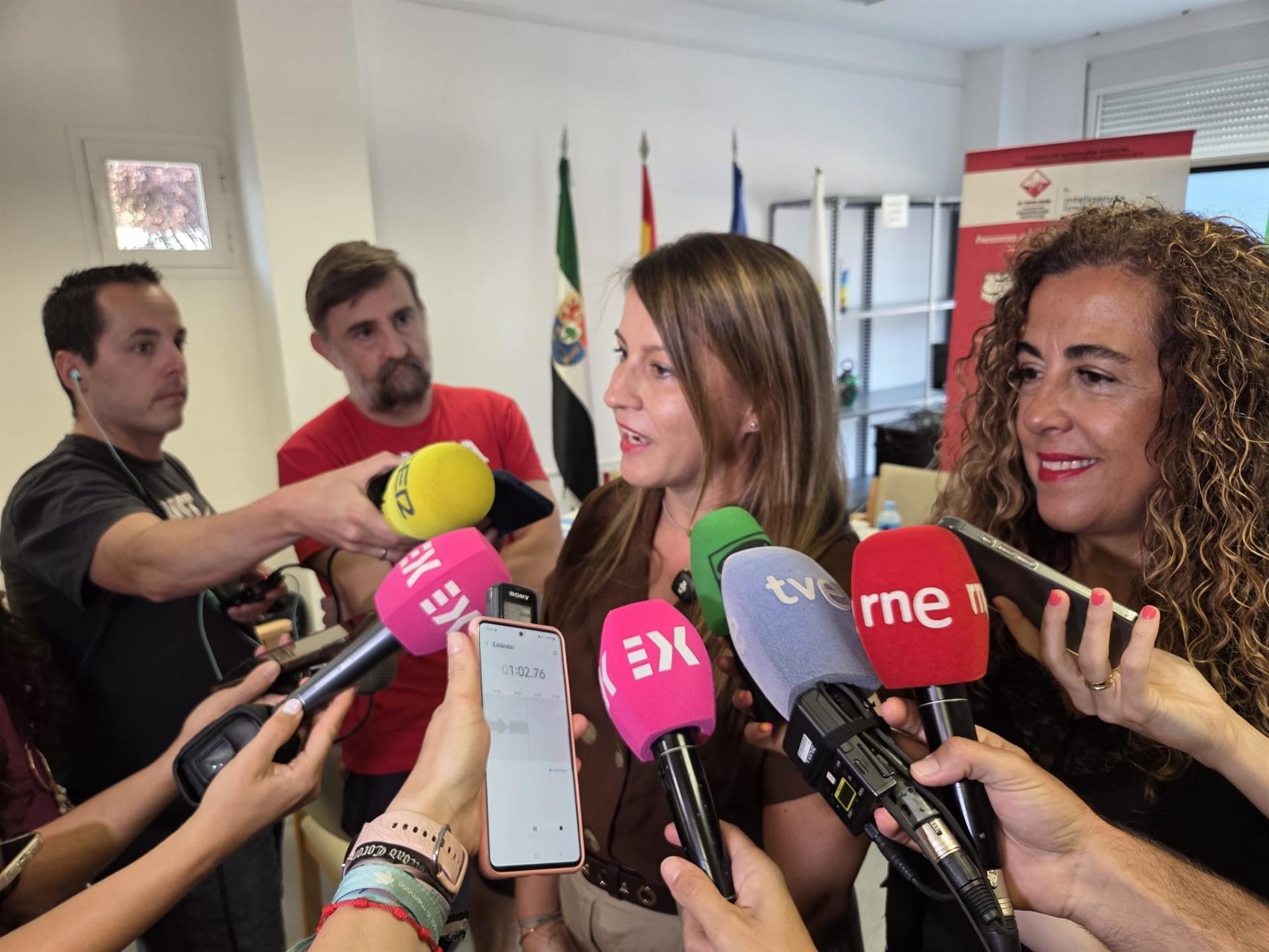 Educación y sindicatos mantendrán este martes una nueva reunión para abordar la homologación salarial de los docentes Educación y sindicatos mantendrán este martes una nueva reunión para abordar la homologación salarial de los docentes