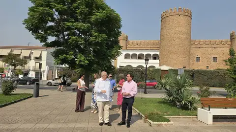 La Junta de Extremadura destina 125.000 euros a la mejora de las zonas comerciales y del recinto ferial de Zafra La Junta de Extremadura destina 125.000 euros a la mejora de las zonas comerciales y del recinto ferial de Zafra