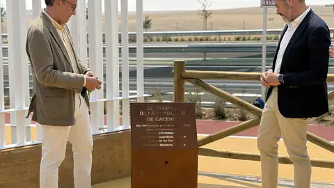 Cáceres estrena la primera fase de la Ronda Sureste tras una inversión de 18,6 millones de euros Cáceres estrena la primera fase de la Ronda Sureste tras una inversión de 18,6 millones de euros