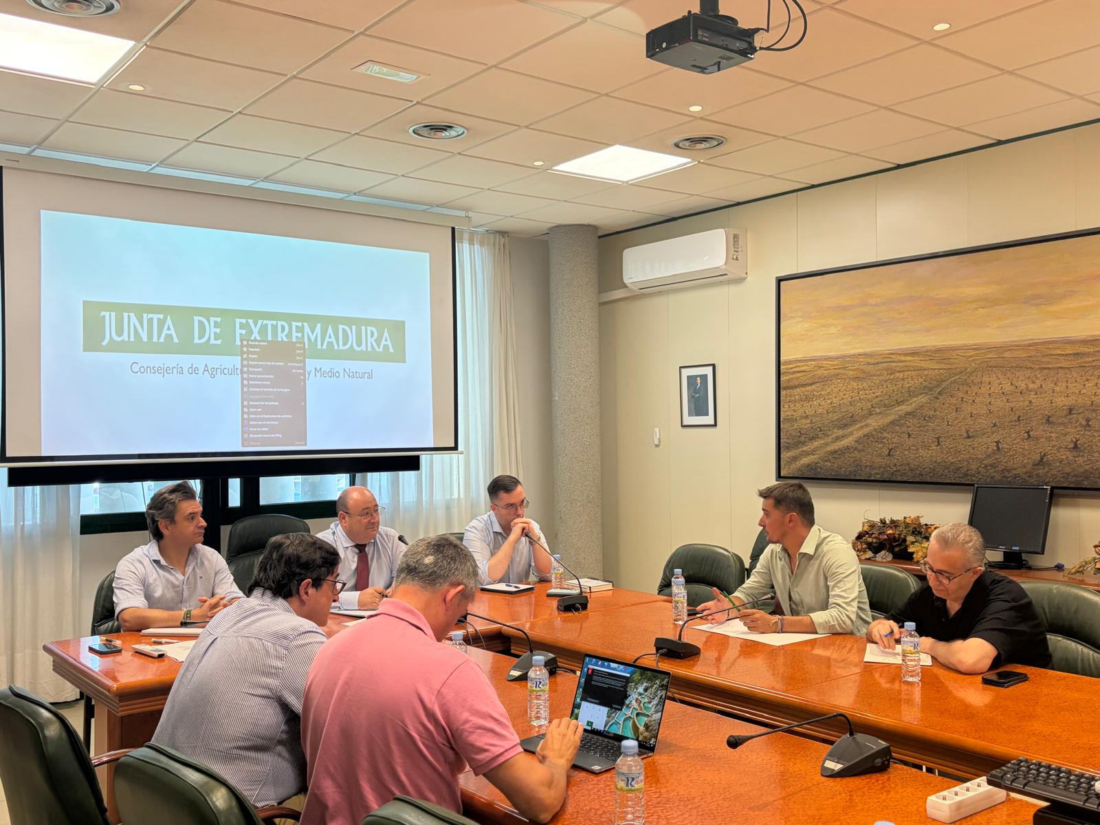 Agricultura consensúa con el sector medidas de apoyo para los productores de cereza afectados por la borrasca de mayo Agricultura consensúa con el sector medidas de apoyo para los productores de cereza afectados por la borrasca de mayo