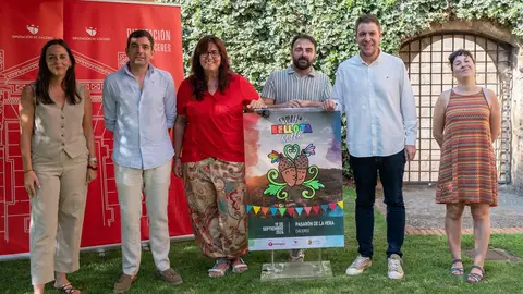 Pasarón de la Vera celebrará el 19 de septiembre una nueva edición de la Romería LGBTI 'Bellota Queer' Pasarón de la Vera celebrará el 19 de septiembre una nueva edición de la Romería LGBTI 'Bellota Queer'