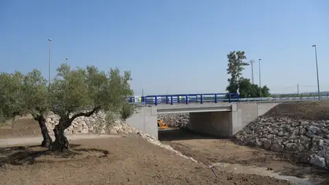 El nuevo puente sobre la N-V en Talavera la Real entra en servicio El nuevo puente sobre la N-V en Talavera la Real entra en servicio