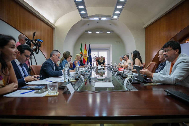 La Junta de Extremadura adapta el Consejo de Concertación Social y Económica a la nueva estructura del gobierno regional La Junta de Extremadura adapta el Consejo de Concertación Social y Económica a la nueva estructura del gobierno regional
