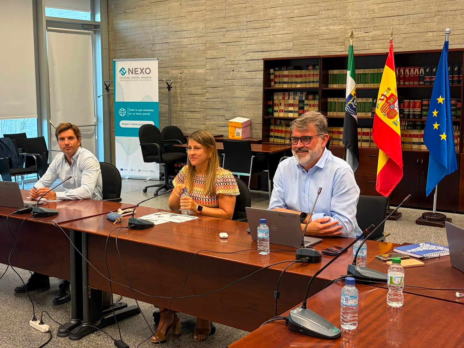 Educación asegura que la reunión para mejorar las condiciones de los docentes "ha sido productiva" aunque finalizó sin acuerdo Educación asegura que la reunión para mejorar las condiciones de los docentes "ha sido productiva" aunque finalizó sin acuerdo