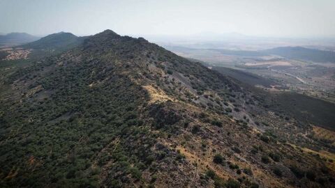 El sendero Pe&ntilde;as Blancas de La Zarza, finalista al premio Mejor Sendero Homologado de Espa&ntilde;a2026