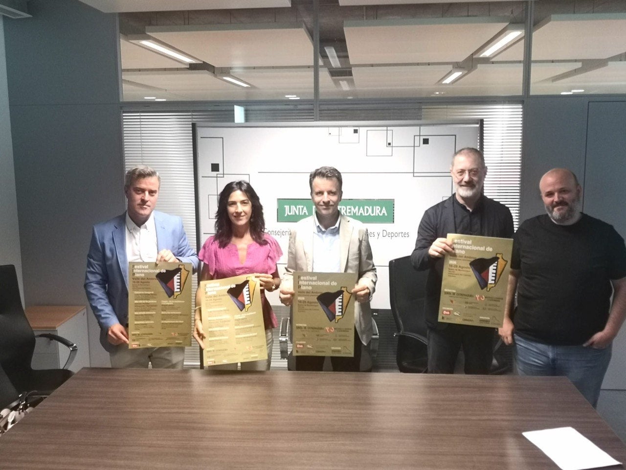 La Diputación de Cáceres apoya la segunda edición de la Escuela de Alto Rendimiento para Jóvenes Pianistas "Valle del Ambroz" La Diputación de Cáceres apoya la segunda edición de la Escuela de Alto Rendimiento para Jóvenes Pianistas "Valle del Ambroz"