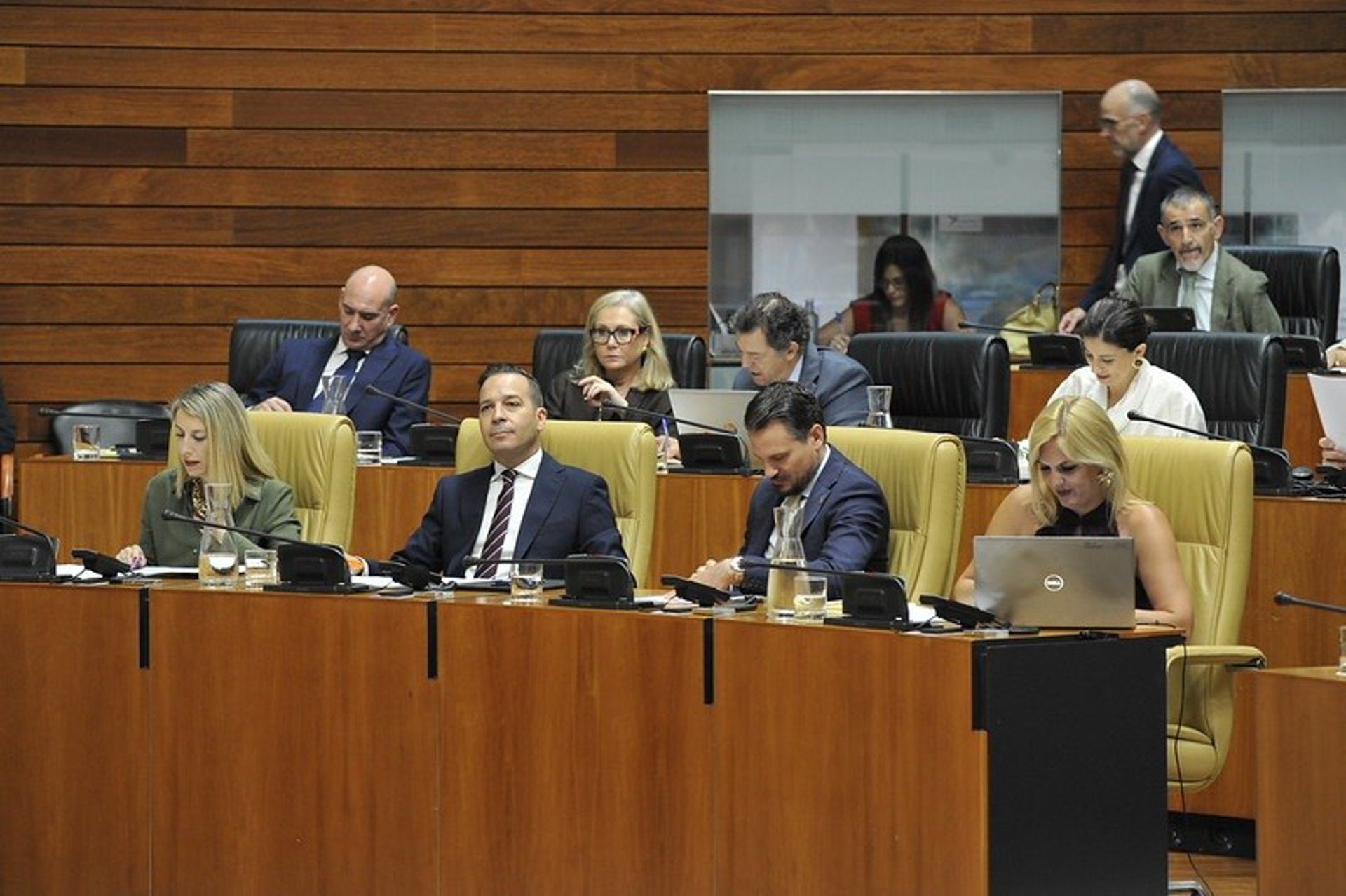 PP y Vox aprueban los Presupuestos extremeños para 2026, los primeros de la nueva legislatura PP y Vox aprueban los Presupuestos extremeños para 2026, los primeros de la nueva legislatura