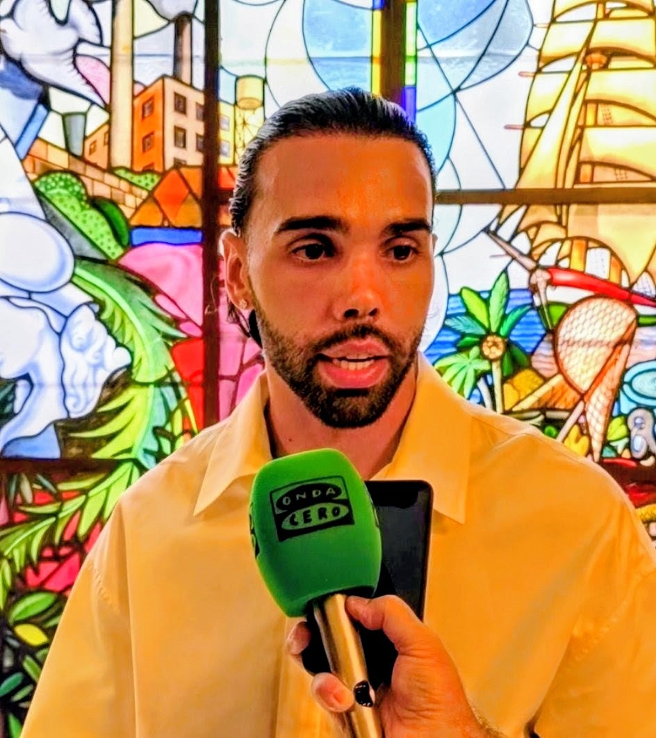 David Raya rep el reconeixement de Vilanova després de conquerir el Mundial amb la selecció espanyola David Raya rep el reconeixement de Vilanova després de conquerir el Mundial amb la selecció espanyola