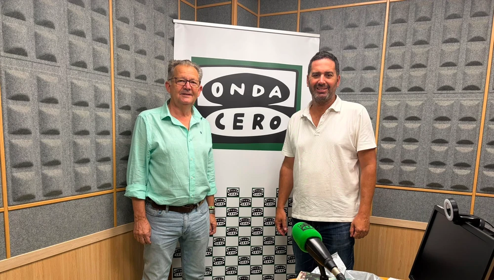 Miguel Fuentes y Rafael López, en los estudios de Onda Cero. Miguel Fuentes y Rafael López, en los estudios de Onda Cero.