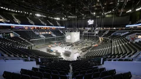 Todo lo que hay detrás del Roig Arena para el concierto de Yandel Todo lo que hay detrás del Roig Arena para el concierto de Yandel
