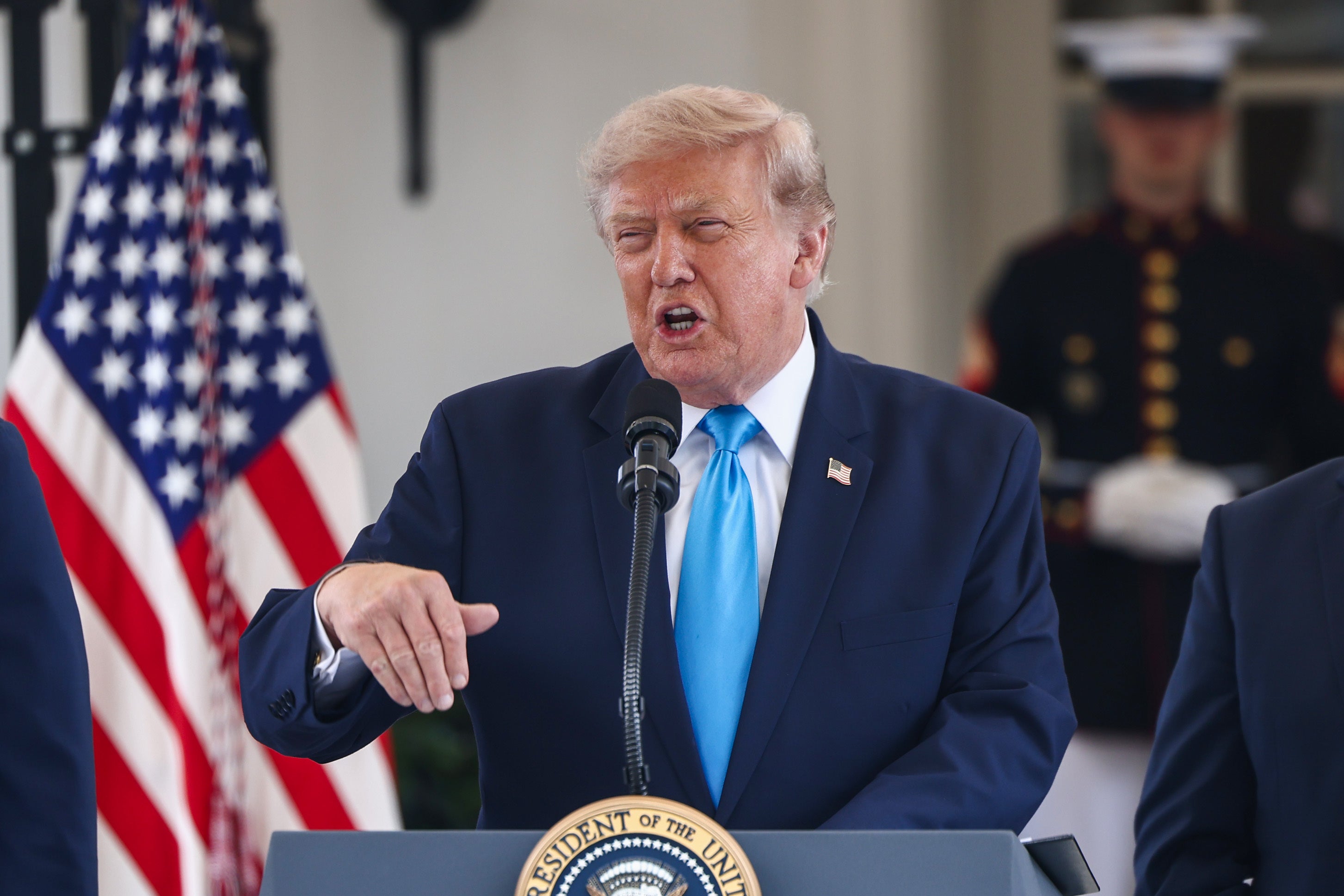 Trump expone que Estados Unidos vivirá una crisis migratoria como la de Ceuta si ganan los demócratas: "Así estaremos dentro de tres años" Trump expone que Estados Unidos vivirá una crisis migratoria como la de Ceuta si ganan los demócratas: "Así estaremos dentro de tres años"
