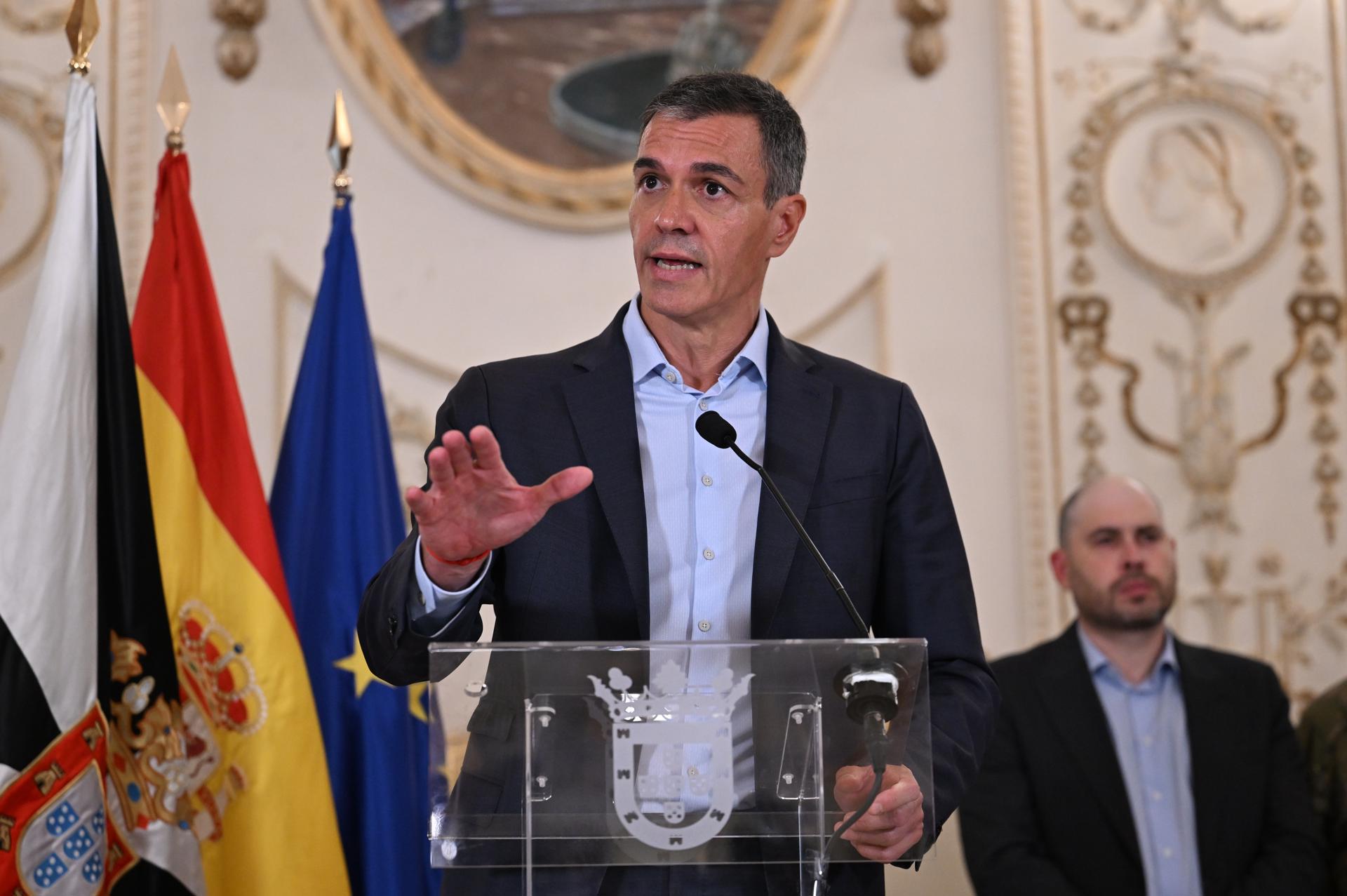 Sánchez reprocha las críticas de Italia por la crisis migratoria en Ceuta y esta suspende el espacio Schengen con España Sánchez reprocha las críticas de Italia por la crisis migratoria en Ceuta y esta suspende el espacio Schengen con España