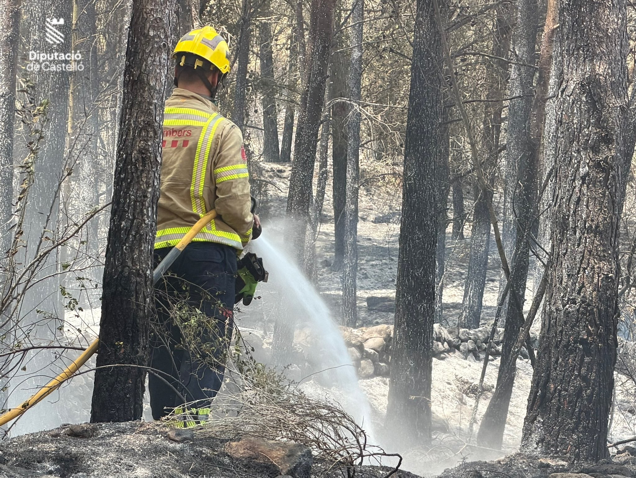 Estabilizado el incendio de la Vall d'Uixó, que ha devastado 9.600 hectáreas y un 12 % de la Sierra de Espadà. Estabilizado el incendio de la Vall d'Uixó, que ha devastado 9.600 hectáreas y un 12 % de la Sierra de Espadà.