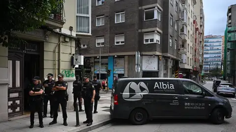 Asesinada una mujer de 27 años y detienen a su pareja que ha confesado el crimen Asesinada una mujer de 27 años y detienen a su pareja que ha confesado el crimen