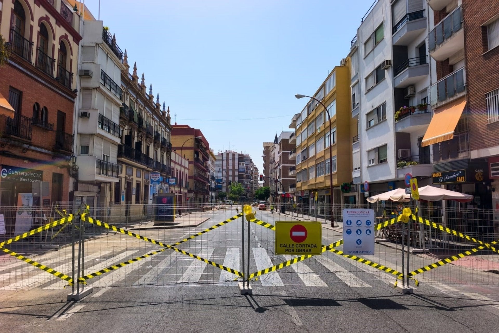Aprobadas ayudas de 4.000 euros para 22 comercios afectados por las obras de Emasesa en Pagés del Corro Aprobadas ayudas de 4.000 euros para 22 comercios afectados por las obras de Emasesa en Pagés del Corro