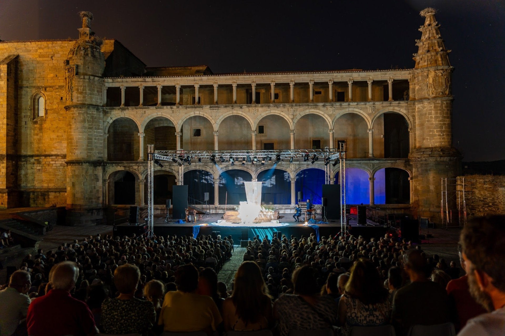 El Festival de Teatro Clásico de Alcántara levanta el telón este sábado con la obra 'La Gitanilla' El Festival de Teatro Clásico de Alcántara levanta el telón este sábado con la obra 'La Gitanilla'