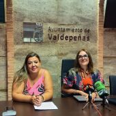 Rosario Porras y Cándida Tercero, concejalas del PP (De izda a dcha)