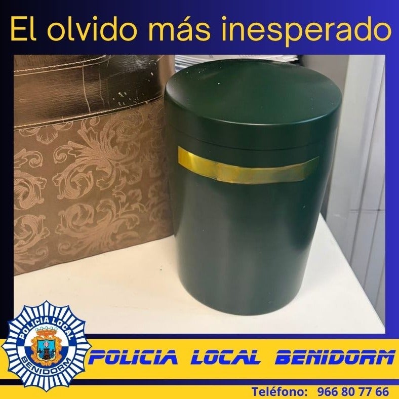 Aparece una urna con cenizas olvidada en un supermercado: la policía ya busca a sus dueños Aparece una urna con cenizas olvidada en un supermercado: la policía ya busca a sus dueños