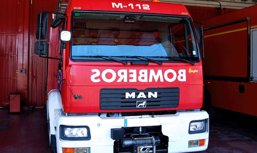 Un bombero sufre quemaduras en un incendio en Granja de Torrehermosa Un bombero sufre quemaduras en un incendio en Granja de Torrehermosa