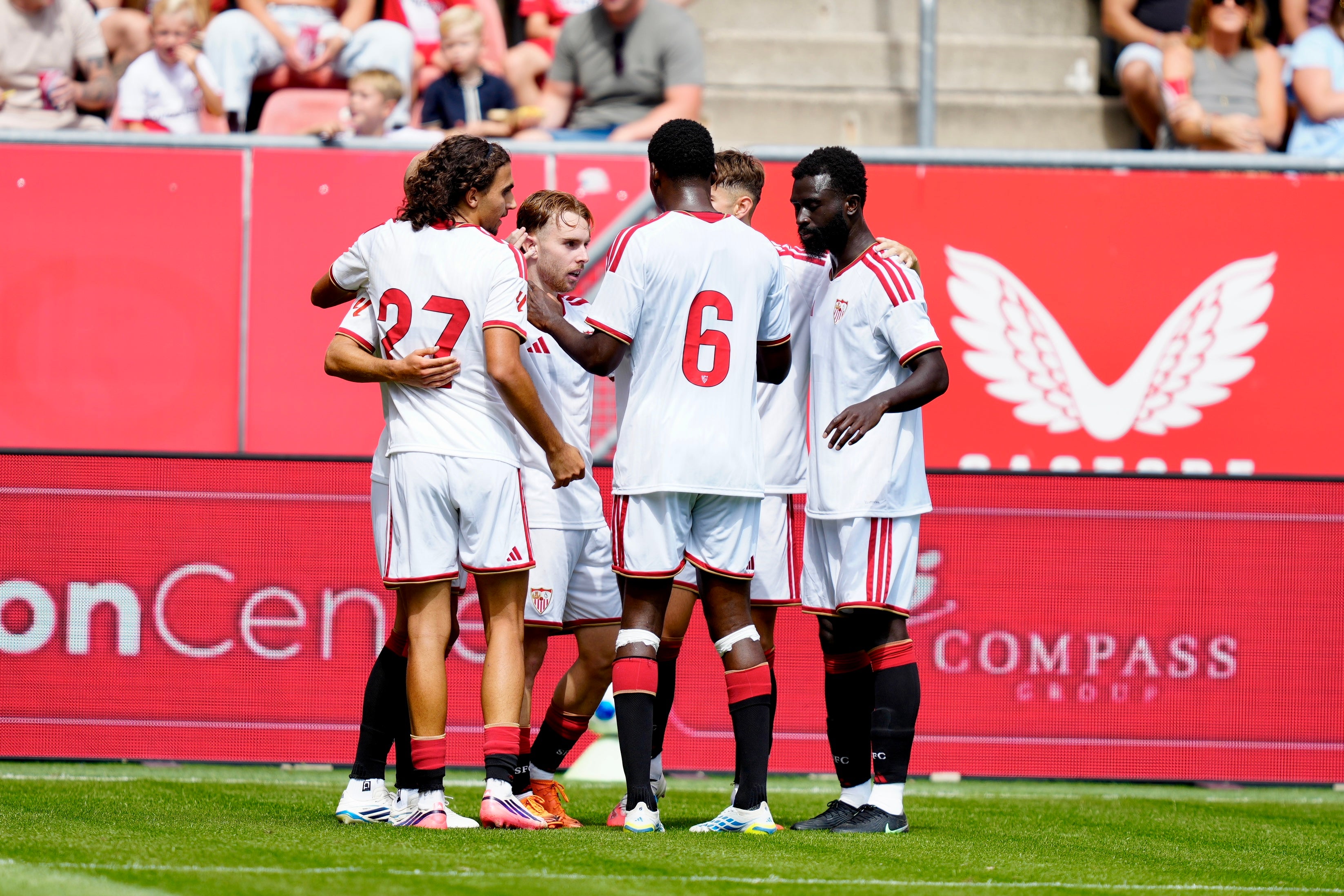 El Sevilla se hace equipo El Sevilla se hace equipo