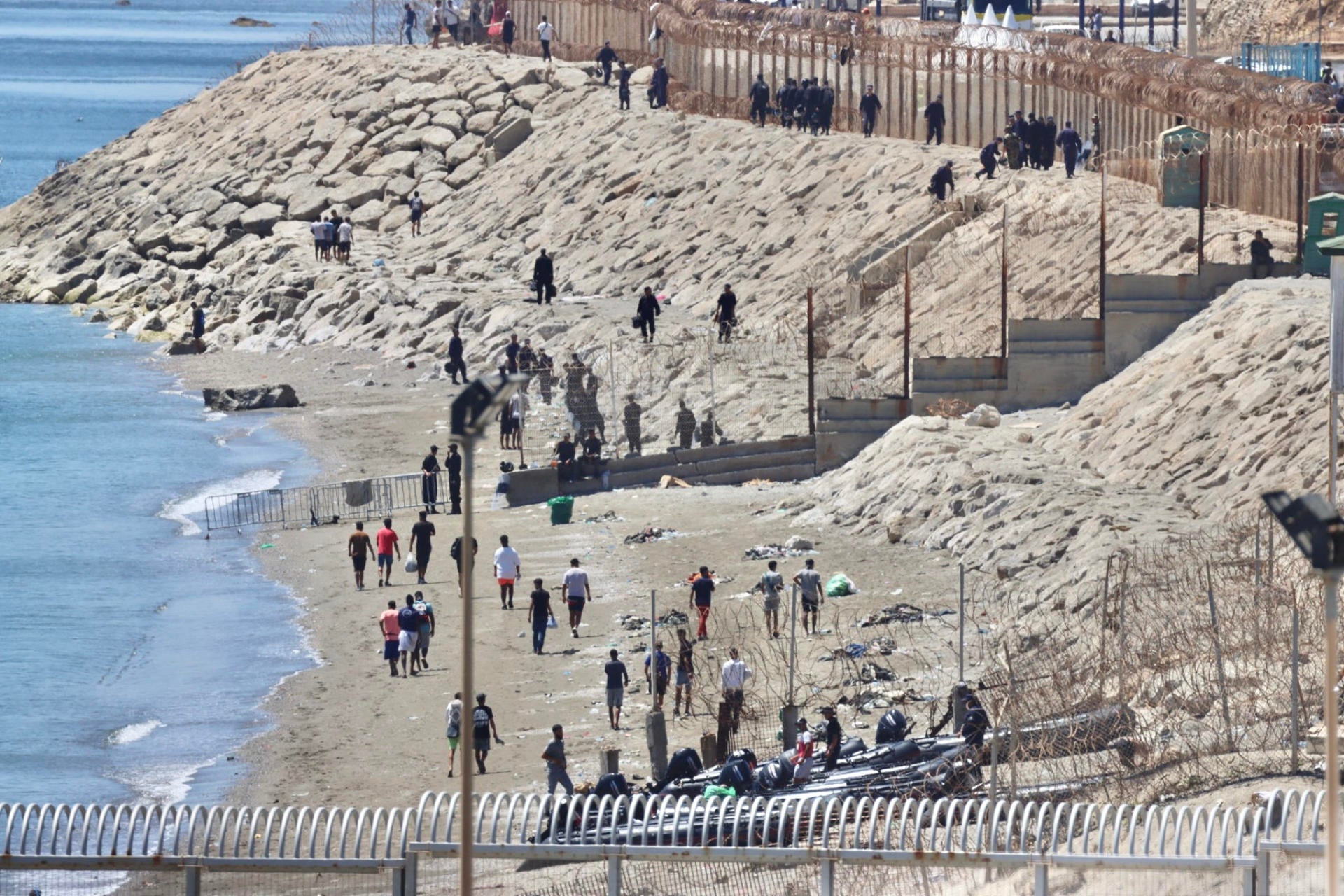 La Audiencia Nacional pide un informe policial sobre la llegada de migrantes a Ceuta para comprobar si fue una "acción concertada" La Audiencia Nacional pide un informe policial sobre la llegada de migrantes a Ceuta para comprobar si fue una "acción concertada"
