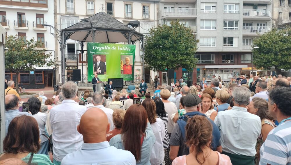 Óscar Luis C. Se siente muchísimo orgullo. Estaba deseando venir a Luarca y estar aquí tranquilo con mi gente"