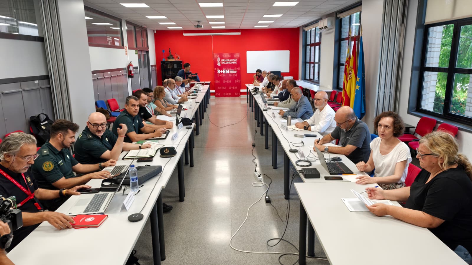 Gobierno y Consell preparan el dispositivo especial para el eclipse del 12 de agosto Gobierno y Consell preparan el dispositivo especial para el eclipse del 12 de agosto