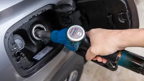 BMW, Toyota, Bosch y Repsol ponen a prueba en España vehículos con gasolina 100% renovable BMW, Toyota, Bosch y Repsol ponen a prueba en España vehículos con gasolina 100% renovable/ REPSOL/ Europa Press
