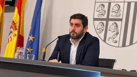 Nolasco niega que suprimir la paga de los menores sea discriminatorio El vicepresidente, Alejandro Nolasco, en rueda de prensa