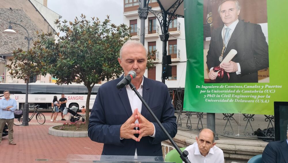 Cipri Fernández "Tenemos dos valdesanos, dos personas tan relacionadas con nuestro concejo y con la villa de Luarca, que este año han tenido galardones a nivel internacional y mundial"
