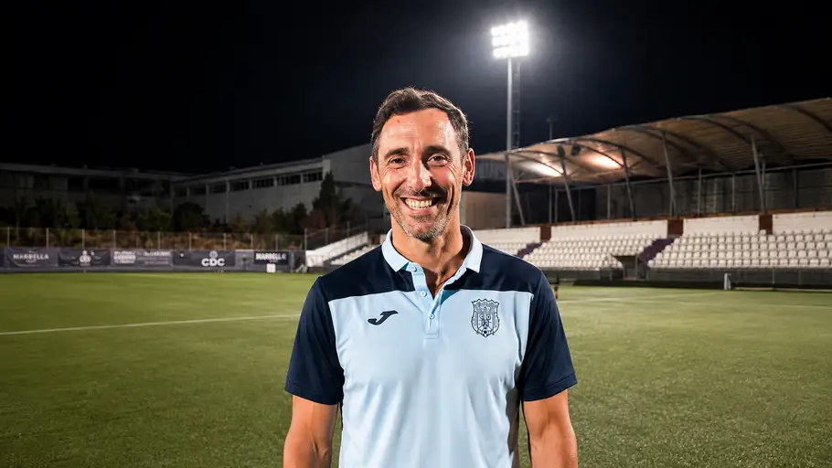 Ramiro González, entrenador de la Peña Deportiva Santa Eulària Ramiro González, entrenador de la Peña Deportiva Santa Eulària