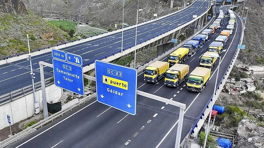 Prueba de carga en el viaducto del Guiniguada tras repararse sus tensores Prueba de carga en el viaducto del Guiniguada tras repararse sus tensores