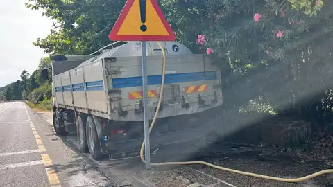 El Consorcio MásMedio de la Diputación de Cáceres suministra agua potable a través de cisternas en Casas de Millán y Mirabel El Consorcio MásMedio de la Diputación de Cáceres suministra agua potable a través de cisternas en Casas de Millán y Mirabel