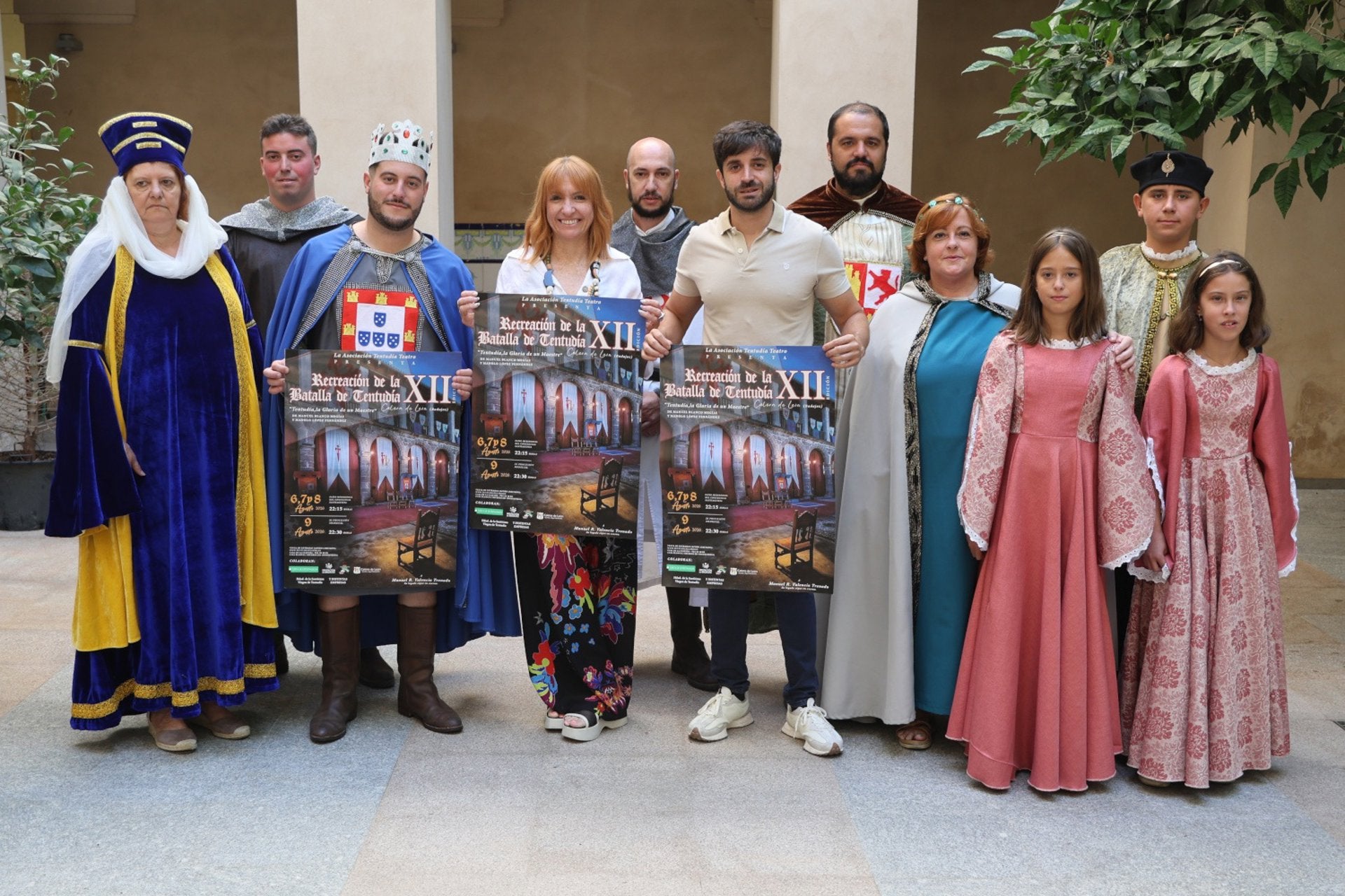Calera de León revive la Batalla de Tentudía con su representación teatral y una procesión medieval Calera de León revive la Batalla de Tentudía con su representación teatral y una procesión medieval